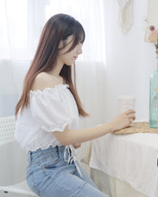 將圖片載入圖庫檢視器 大熱回歸【荷葉邊泡泡袖上衣】

