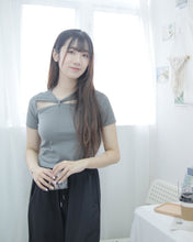將圖片載入圖庫檢視器 吸睛之選【銀扣鏤空上衣】
